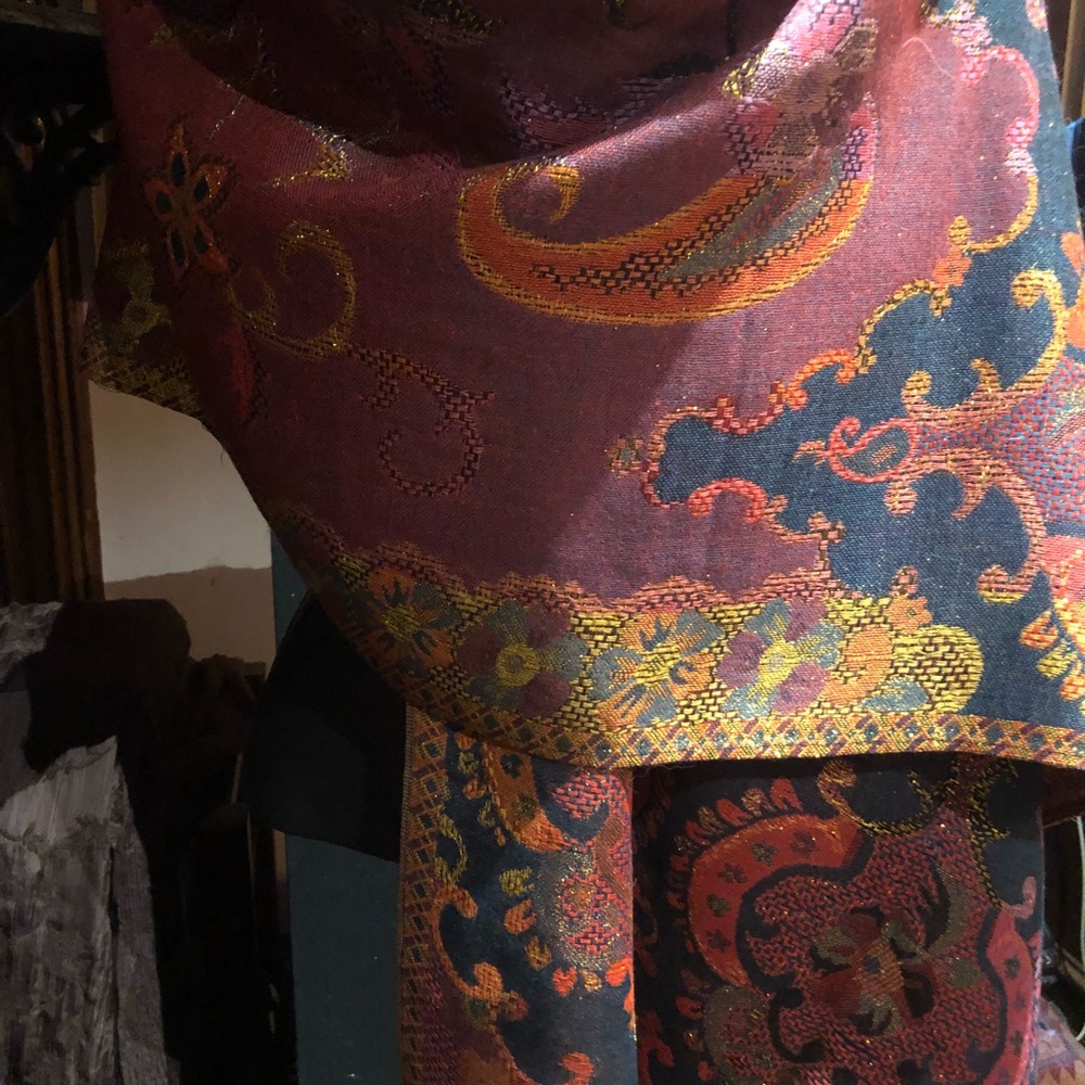 Vintage styled paisley pashmina shawl